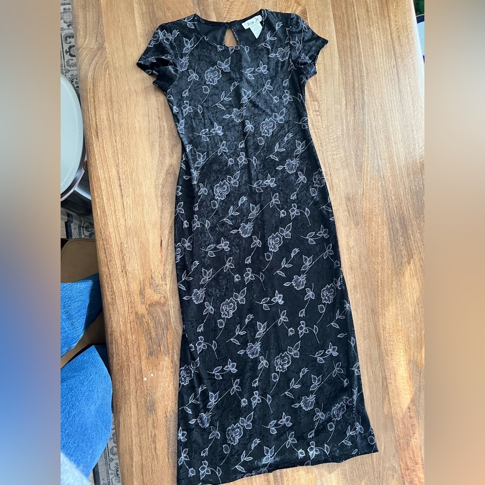 Elegant Black Floral Maxi Dress